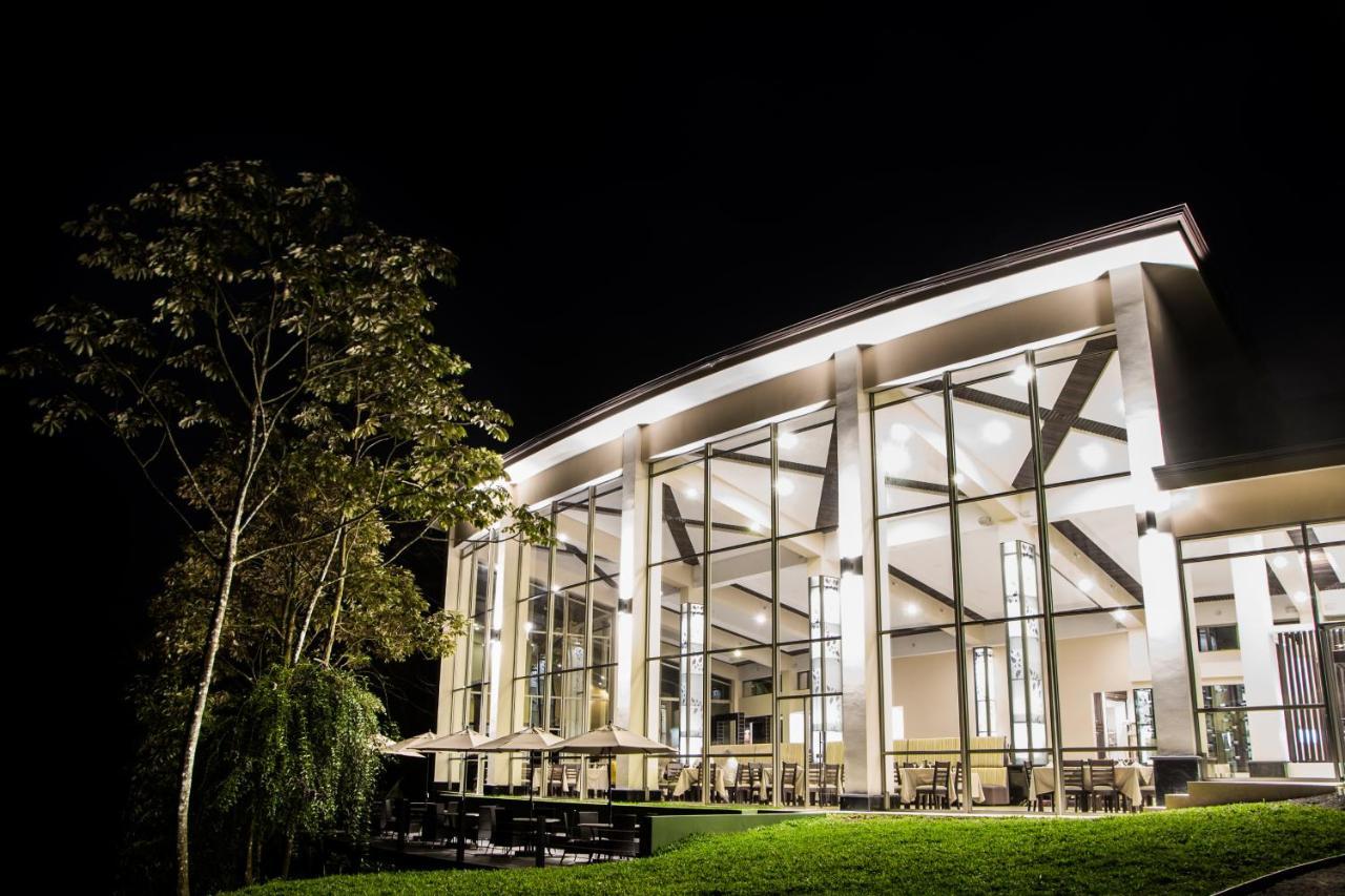 Hotel Lomas Del Volcan La Fortuna Kültér fotó