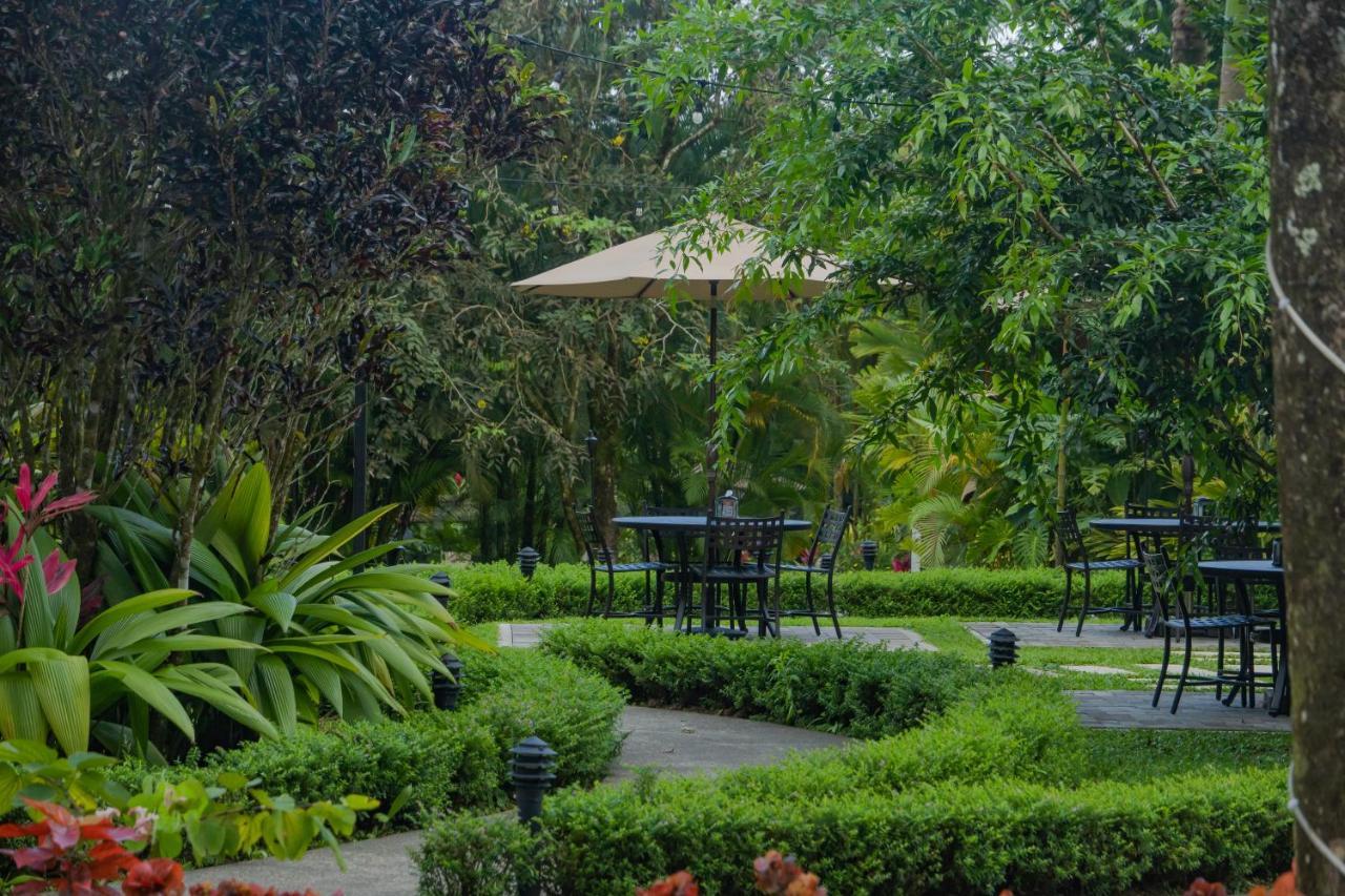 Hotel Lomas Del Volcan La Fortuna Kültér fotó